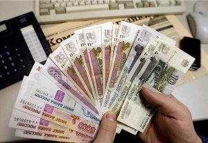 Стало известно, какой категории россиян положена доплата в размере 45% зарплаты. 